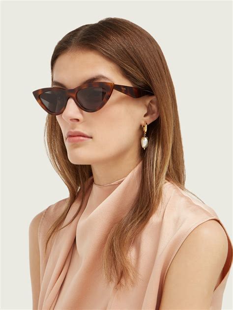 Bershka cat eye frame sunglasses in tortoiseshell .